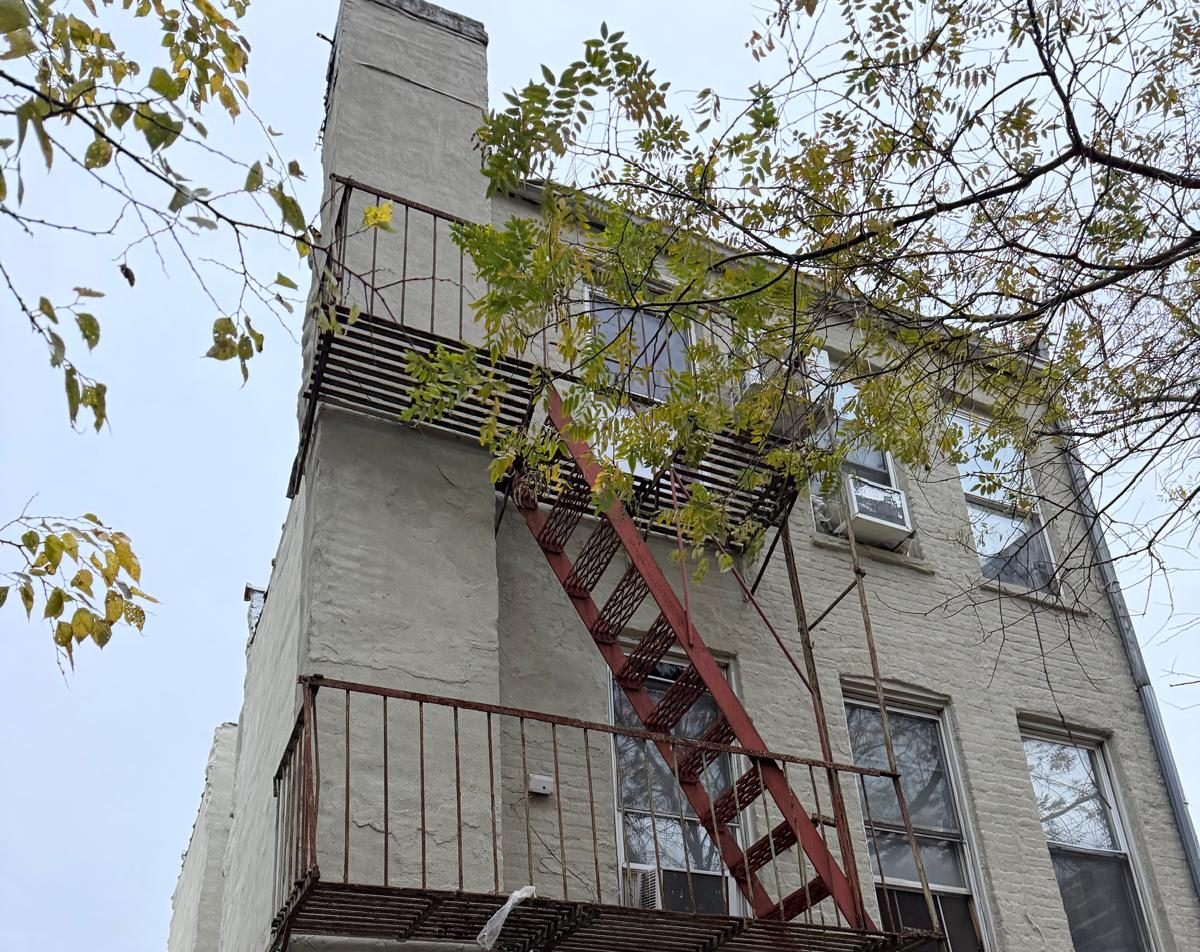 Stucco and building waterproofing